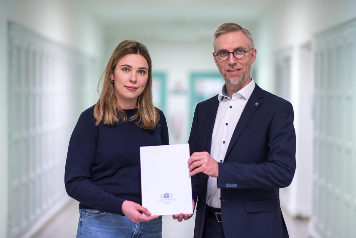 Frau Liese Lotte Hurrelmann erhält das Deutschlandstipendium des InnoMat IWW e.V. 2024/2025. Sie ist Studentin des Masterstudiengangs Nachhaltige Energieversorgungstechnik der Fakultät für Maschinenbau der TU Chemnitz.